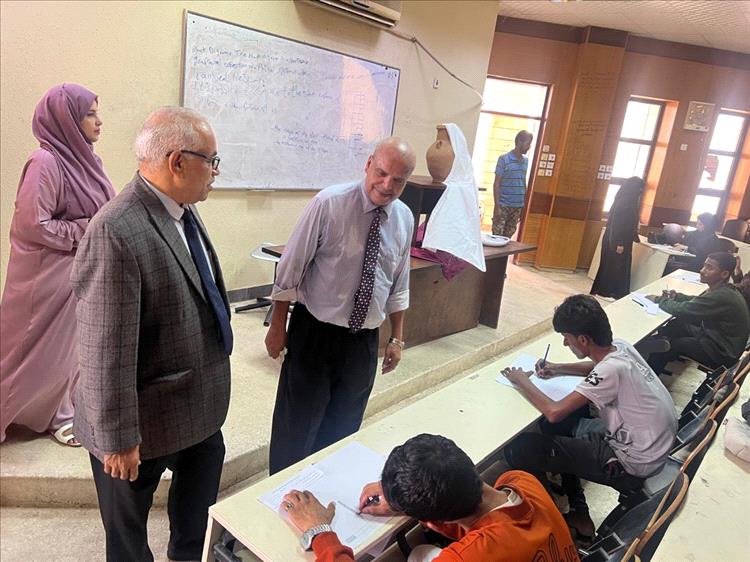 تواصل امتحانات المفاضلة في الرسم الحر للمتقدمين في تخصص الهندسة المعمارية